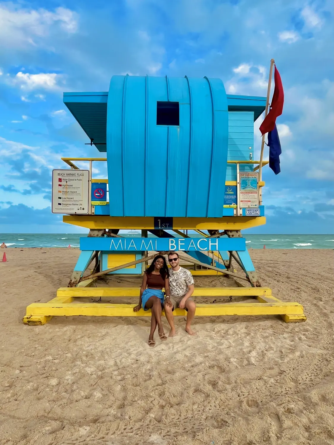 A bright blue lifeguard tower on Miami Beach
