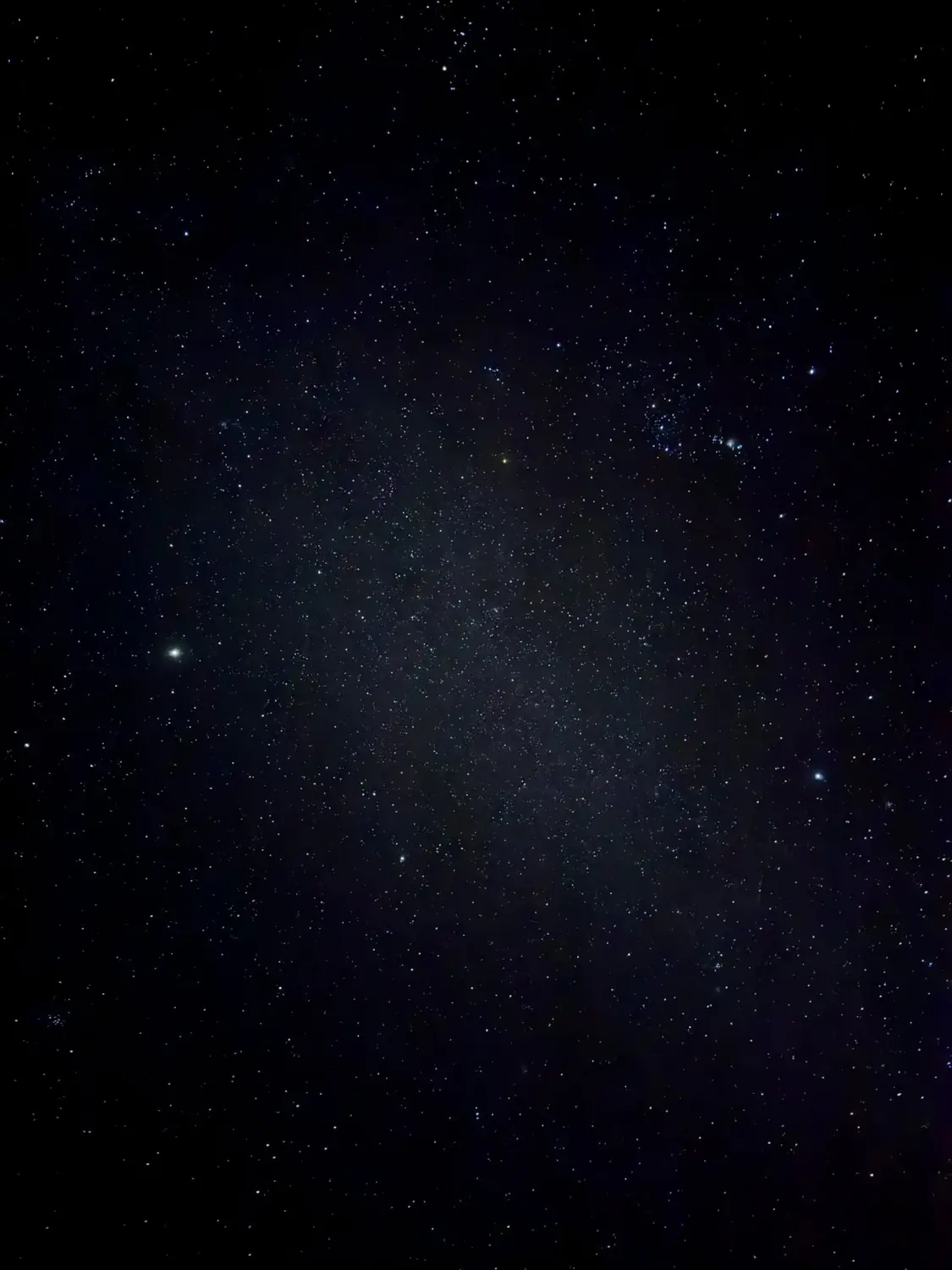 A sky full of stars over the Sahara desert at night