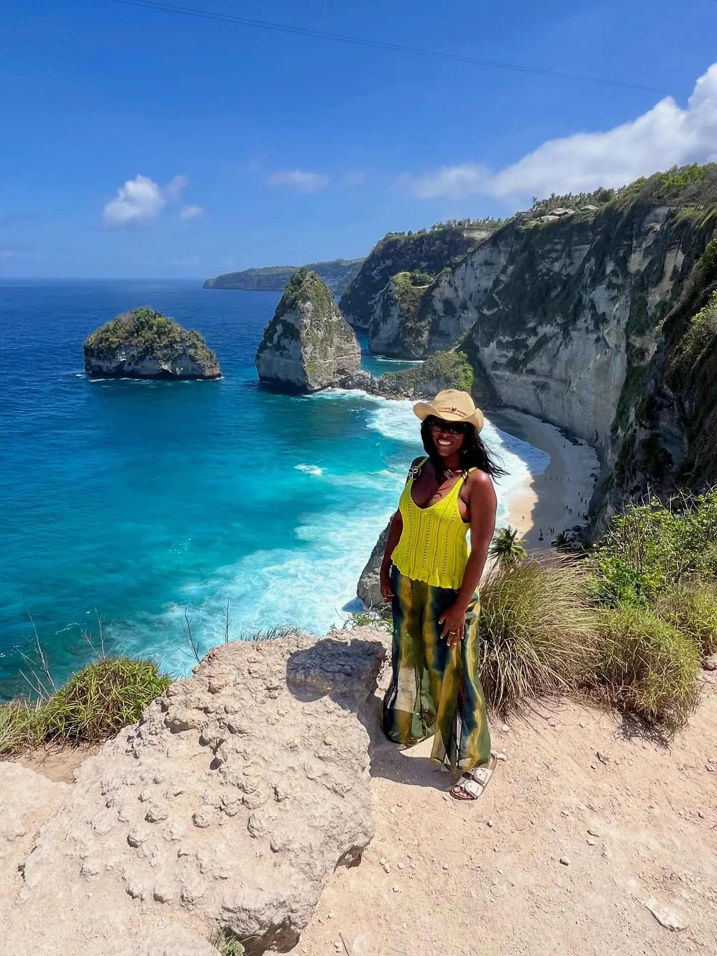 Thousand Islands viewpoint sea stacks on Nusa Penida