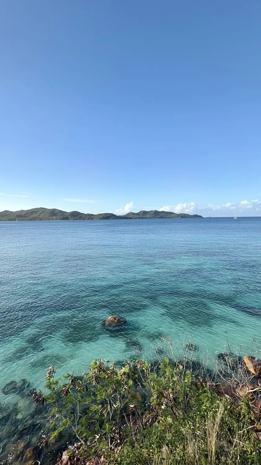 A lookout over clear water, Praslin